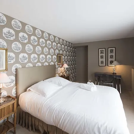 Veeve - Steps From The Eiffel Tower Apartment *